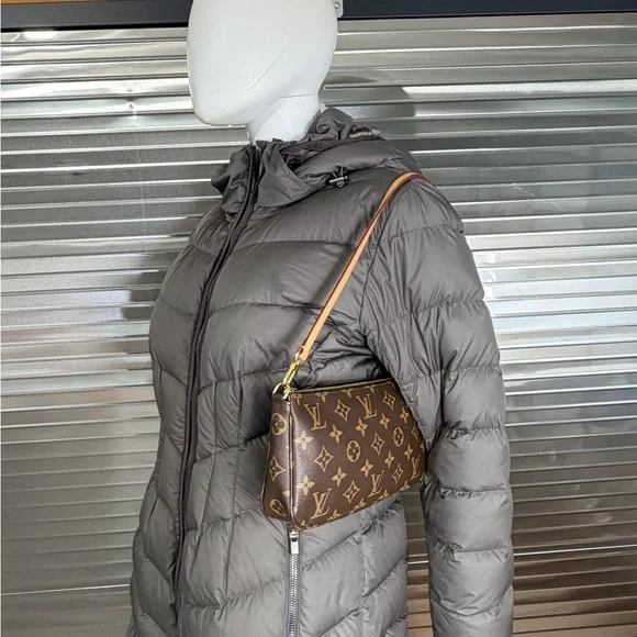 Louis Vuitton Brown Monogram Pochette Accessories Clutch Bag - Picture 16 of 16